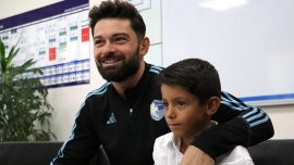 Erzurumspor FK’li minik taraftarın Eren Tozlu sevgisi karşılıksız kalmadı
